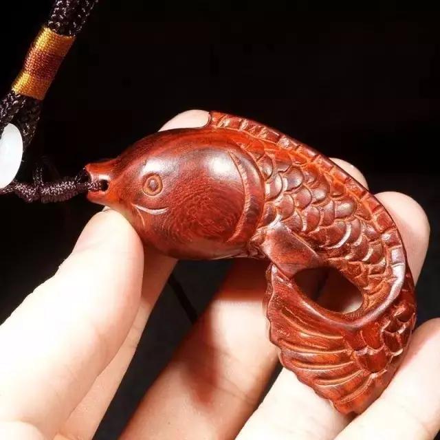 佛手雕件的寓意和象征,翡翠常见的雕件及寓意