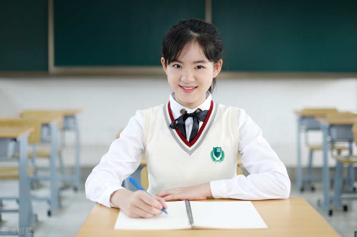 我的年度汉字作文高一,我的年度汉字作文800字学校