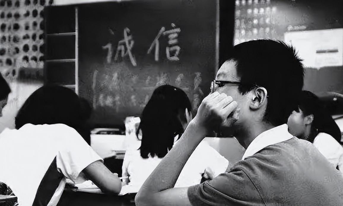 重庆文科状元何川洋是哪里人,重庆文科状元何川洋就读哪所大学