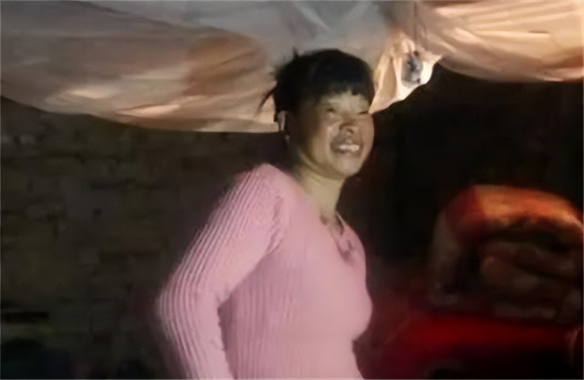 揭秘“双性人”真实生活！上身女人下身男人，为避险独居深山40年