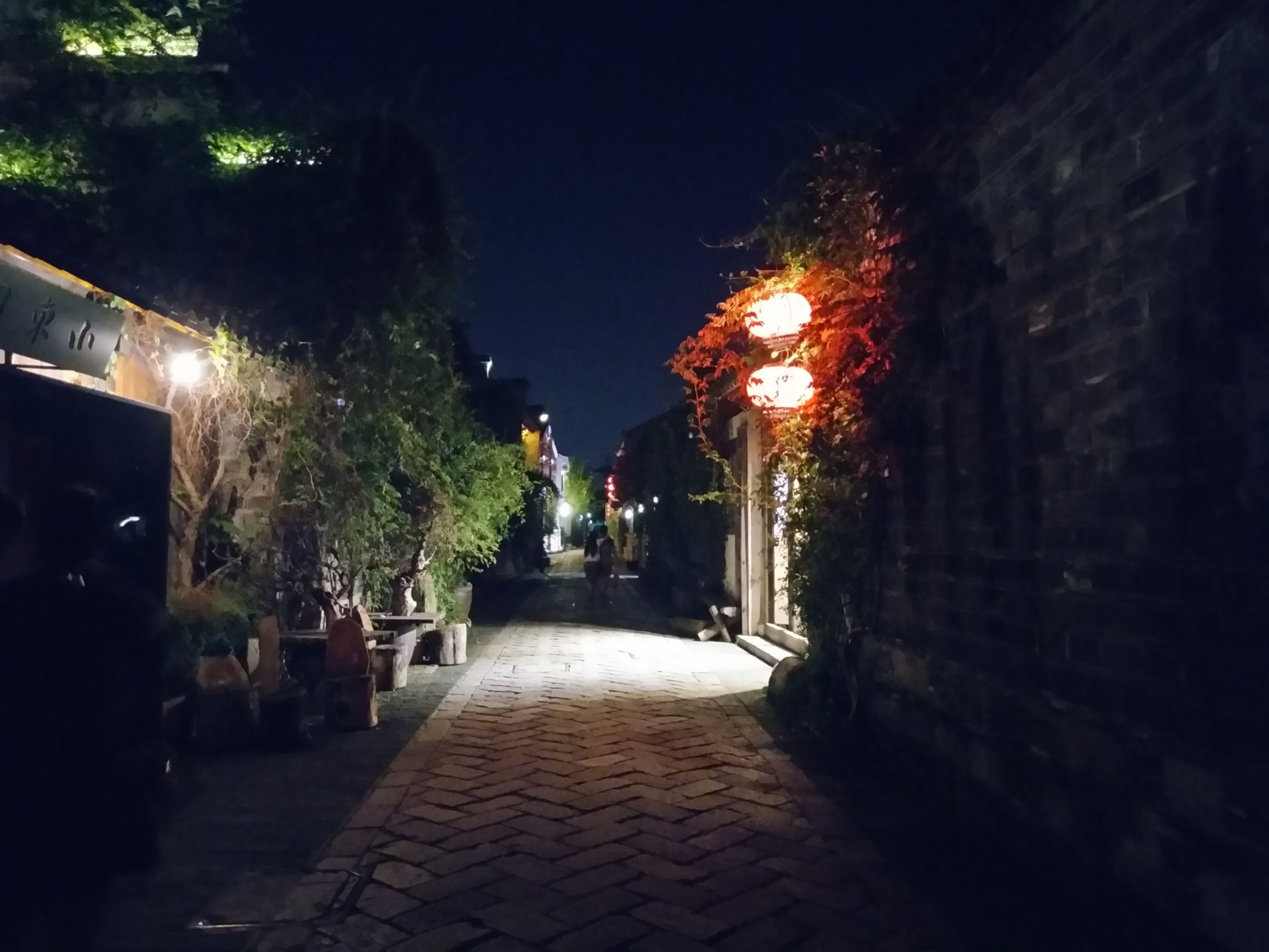 05年河南一博士与失足女交易，因临走一句话，被6名同伙当街打死