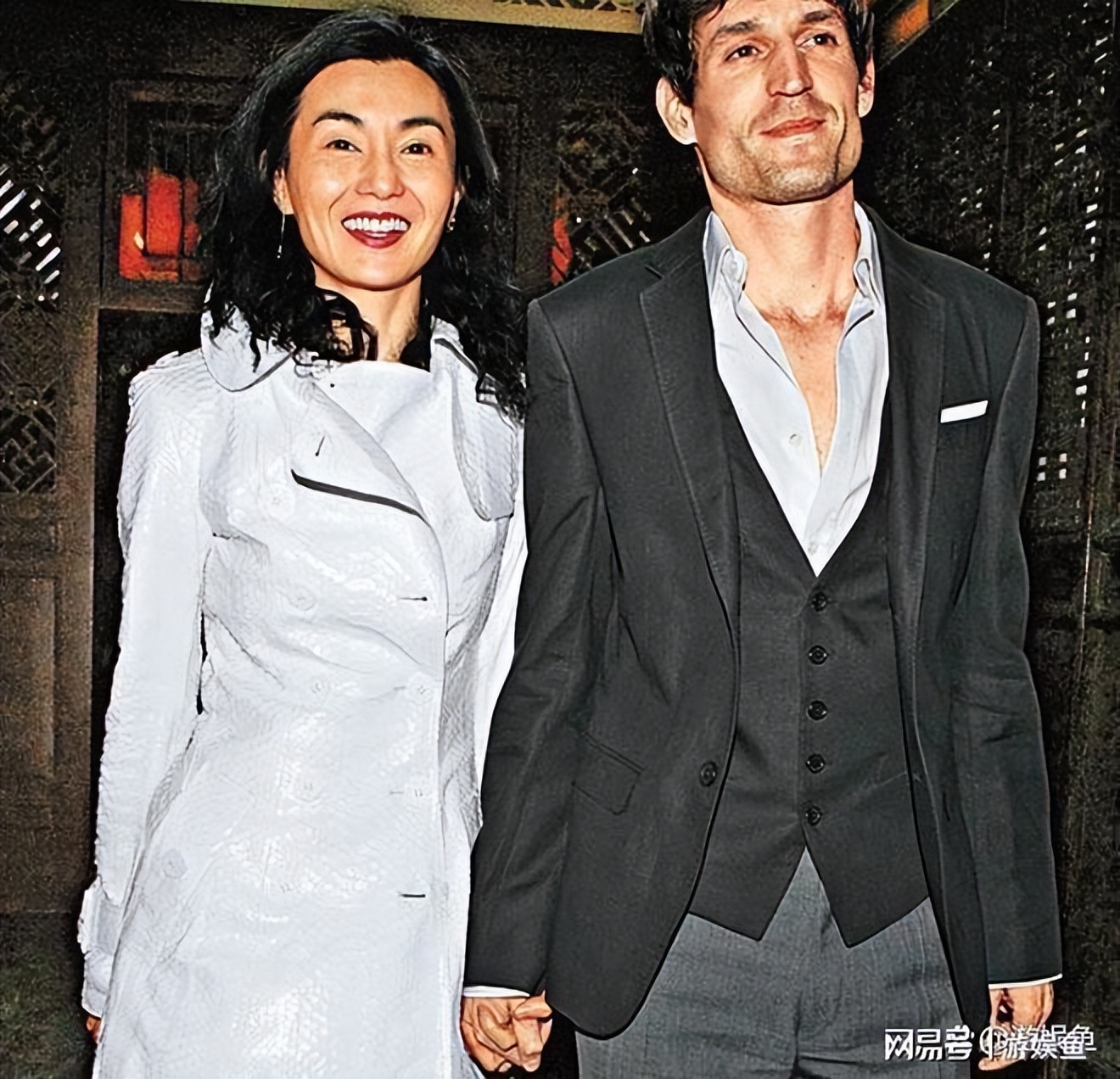 事实证明，独居贫民区、不婚无子的张曼玉，已经走上了另一条大路