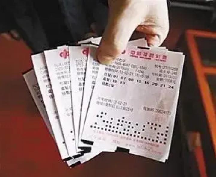 盗银行200万现金案件 (银行柜员盗取现金133万)