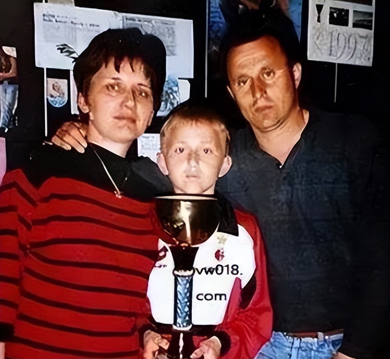 足坛明星小孩,足坛球星萌娃视频