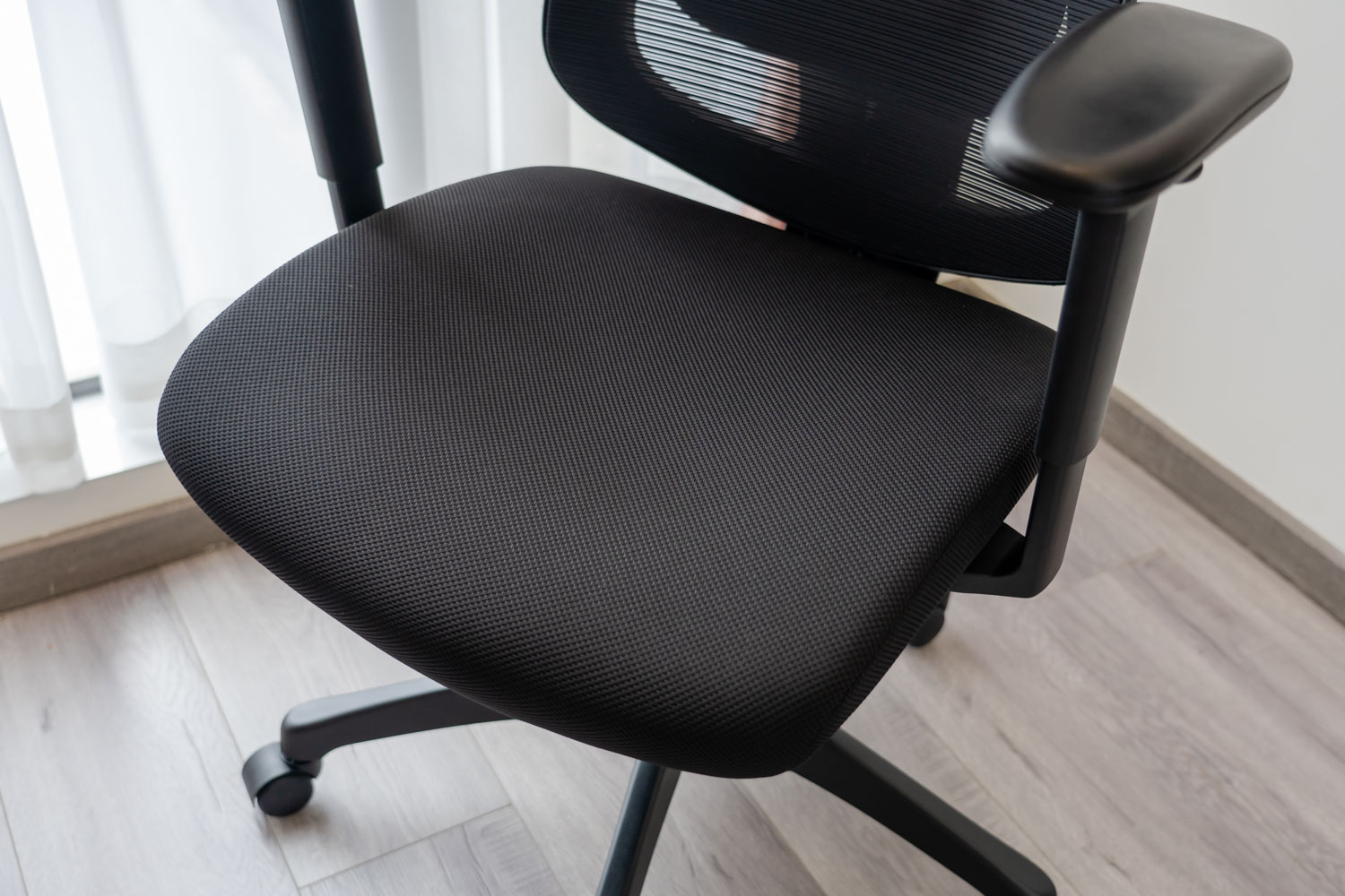 永艺入门级人体工学椅横评,永艺双背联动人体工学椅评测