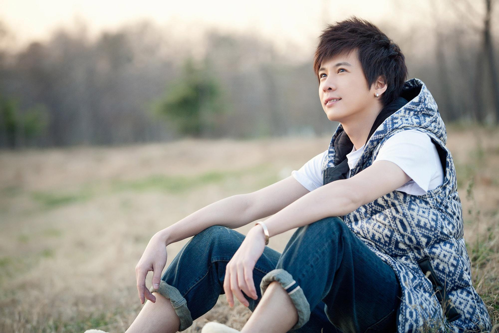 从查无此人到一鸣惊人,从大红大紫到无人提及的男明星