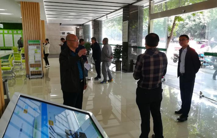 存钱存农村信用社还是农业银行好,邮政银行和农村信用社存钱靠谱吗