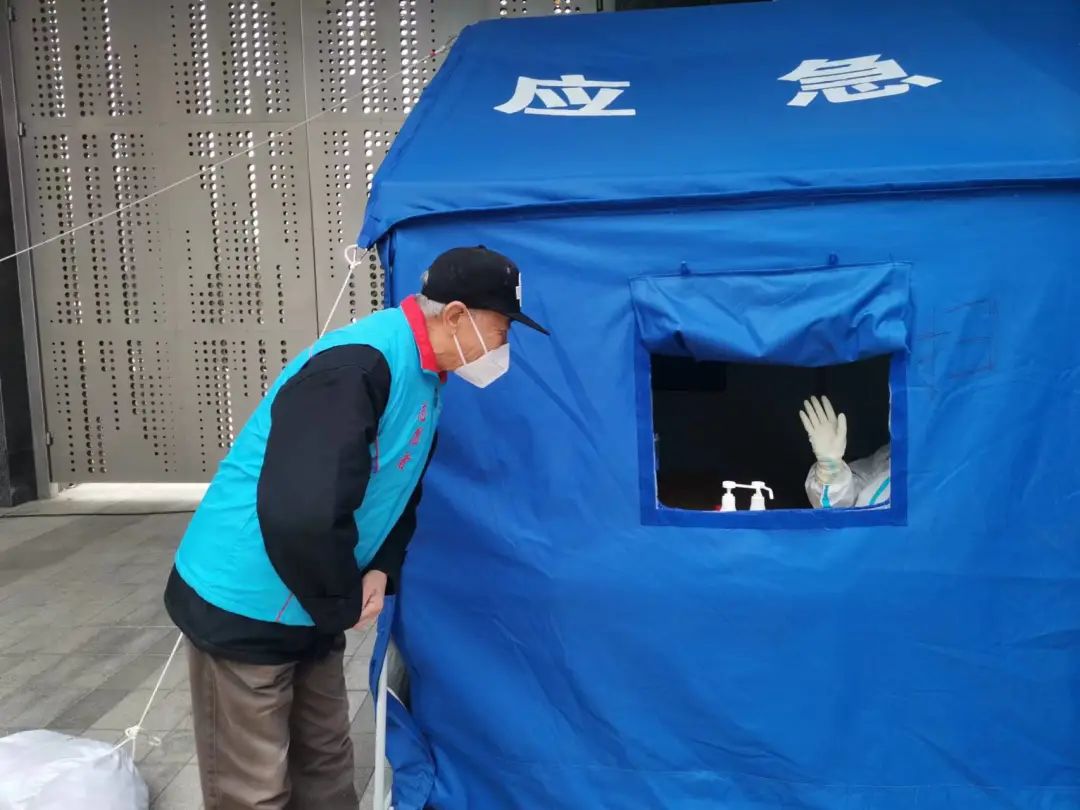 奋战疫线众志成城抗击疫情,凝心聚力共抗疫情绘画大学生