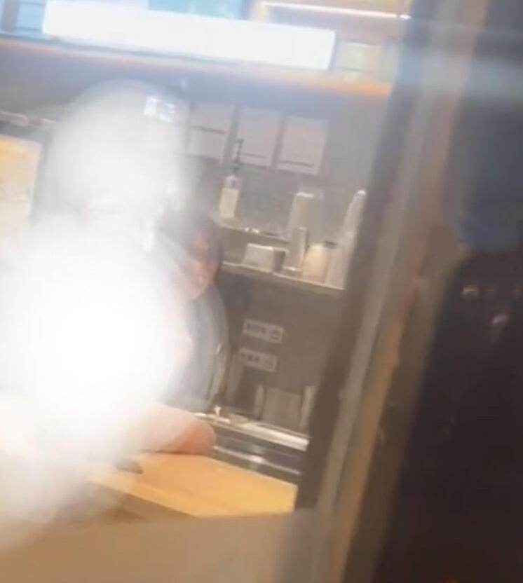 裸体事件背后的心理驱动力：热议社会隐患