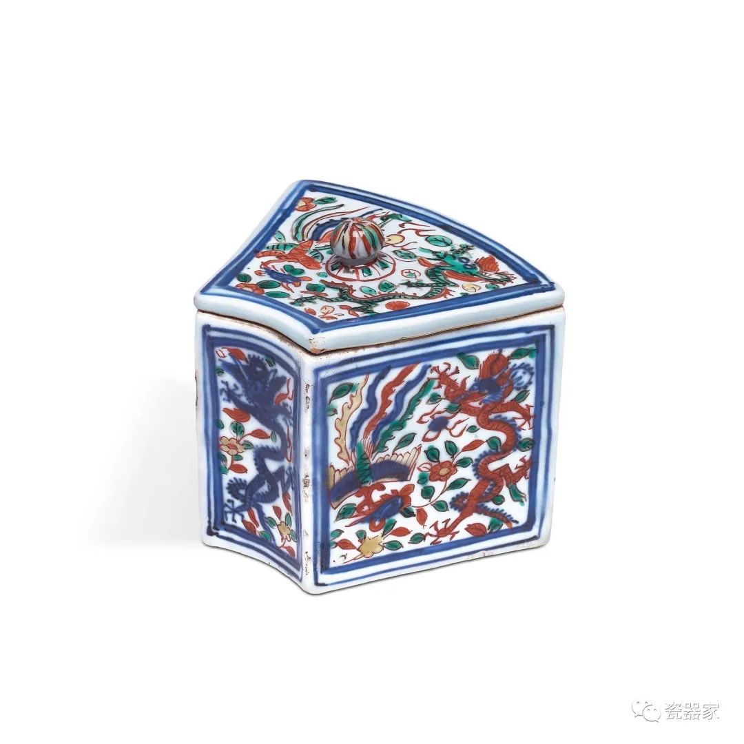 苏富比瓷器秋拍 (苏富比19年香港瓷器春拍)