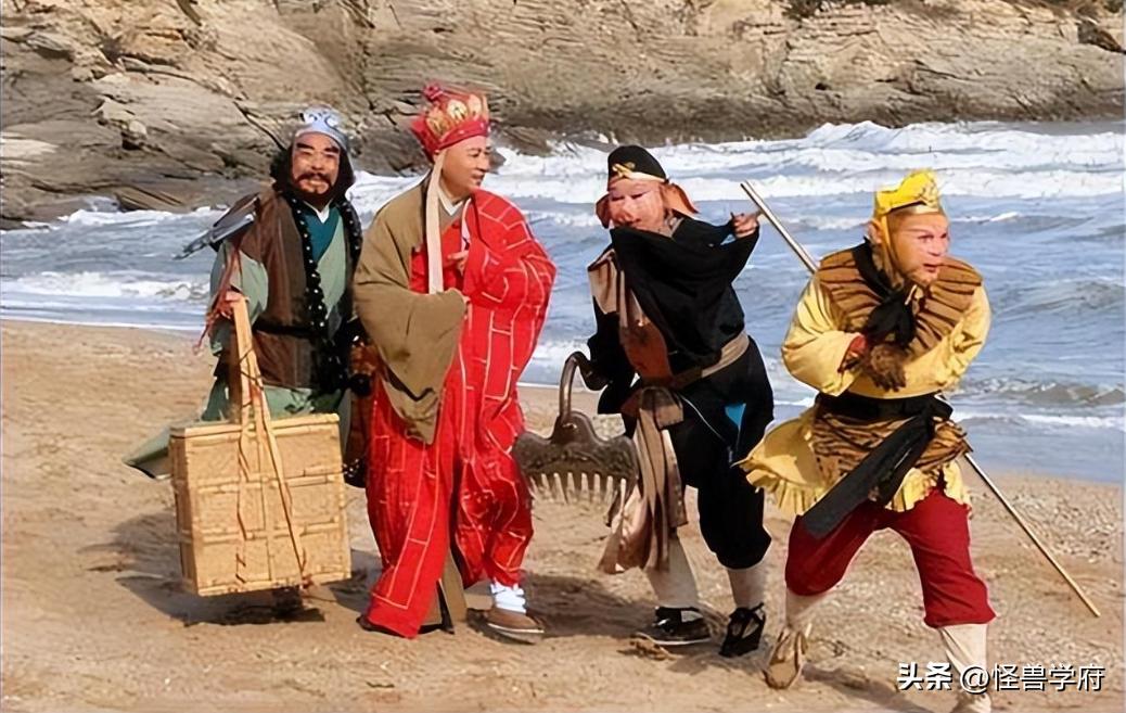 输血管跟电线杆都还能忍，但那个玩手机的，真拿观众当傻子不成？