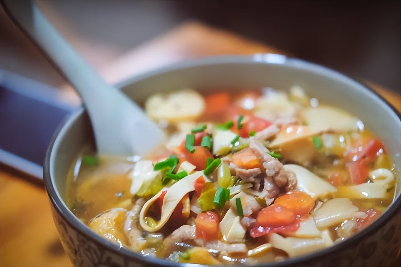 会吃的人都知道，浙江真正好吃的美食不在杭州，而是在这三座小城