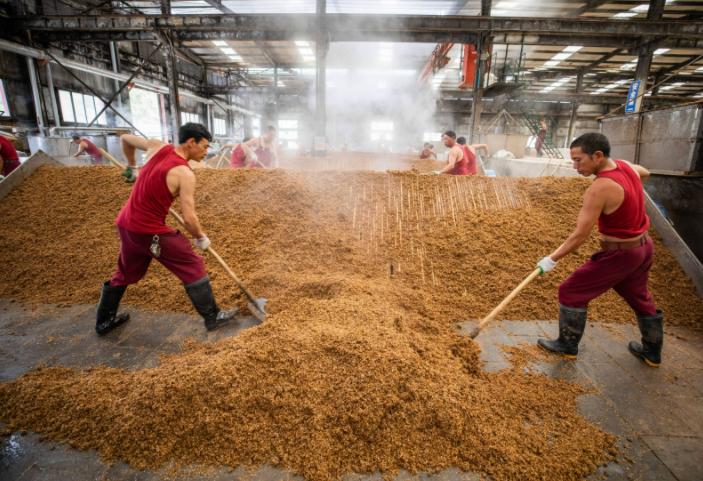 酒局手指敲桌子,酒桌上用手敲桌子