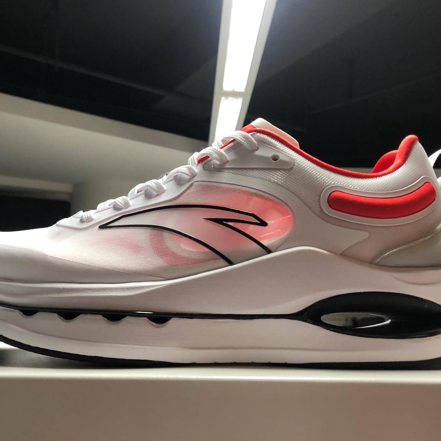 谷爱凌同款跑鞋,安踏冠军跑鞋2代pro谷爱凌配色