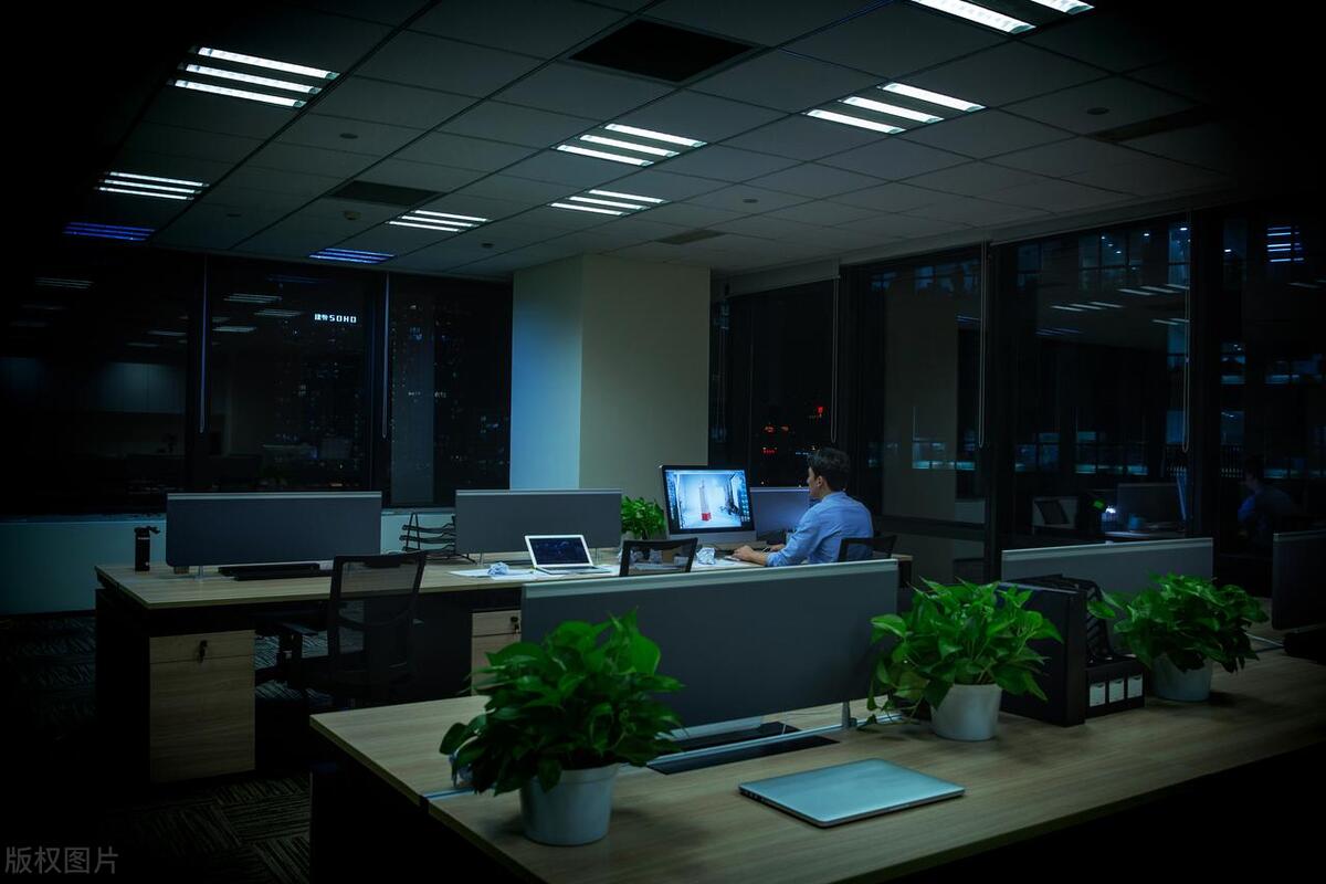 张雪峰公司上班制度,张雪峰公司几小时工作制