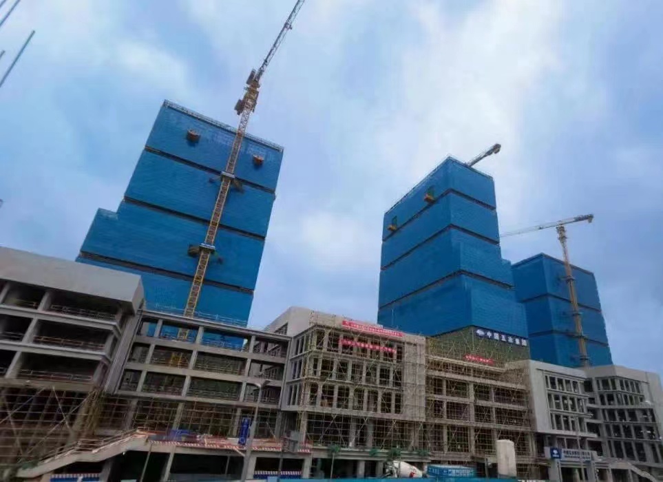 三岔TOD主体结构封顶！千人作业打响年度“收*战官**”