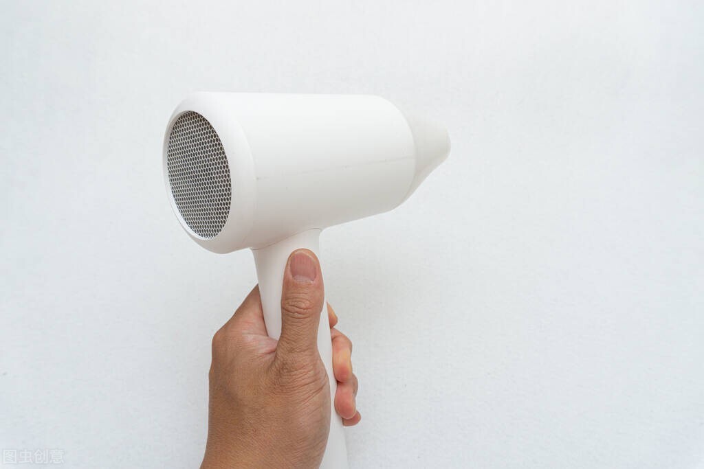 墙壁发黑发霉严重怎样处理掉,墙壁发霉变黑直接刷白可以吗