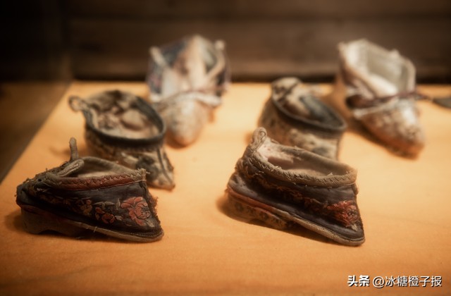 婴童网店被曝售缠足专用袜,母婴店缠足专用袜