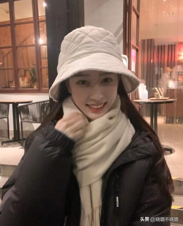 果然脸小的女生好看,四方脸适合戴牛仔渔夫帽显脸小吗