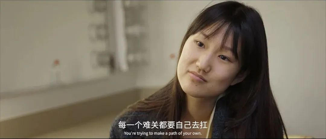 留学生崇洋媚外，活该有家难回？看完一部片，再也不会这样说