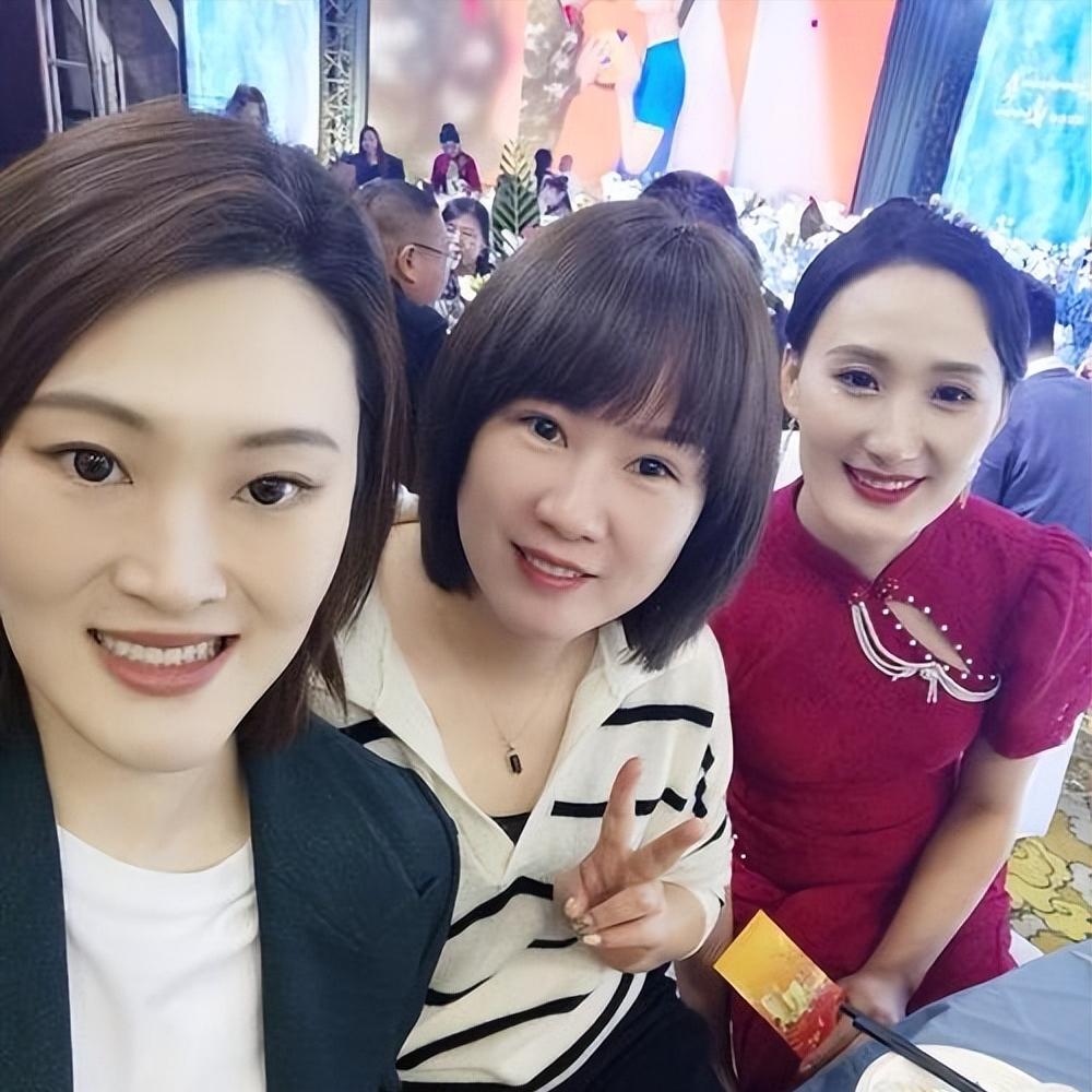 王一梅两次扣晕日本名将,王一梅巅峰发球