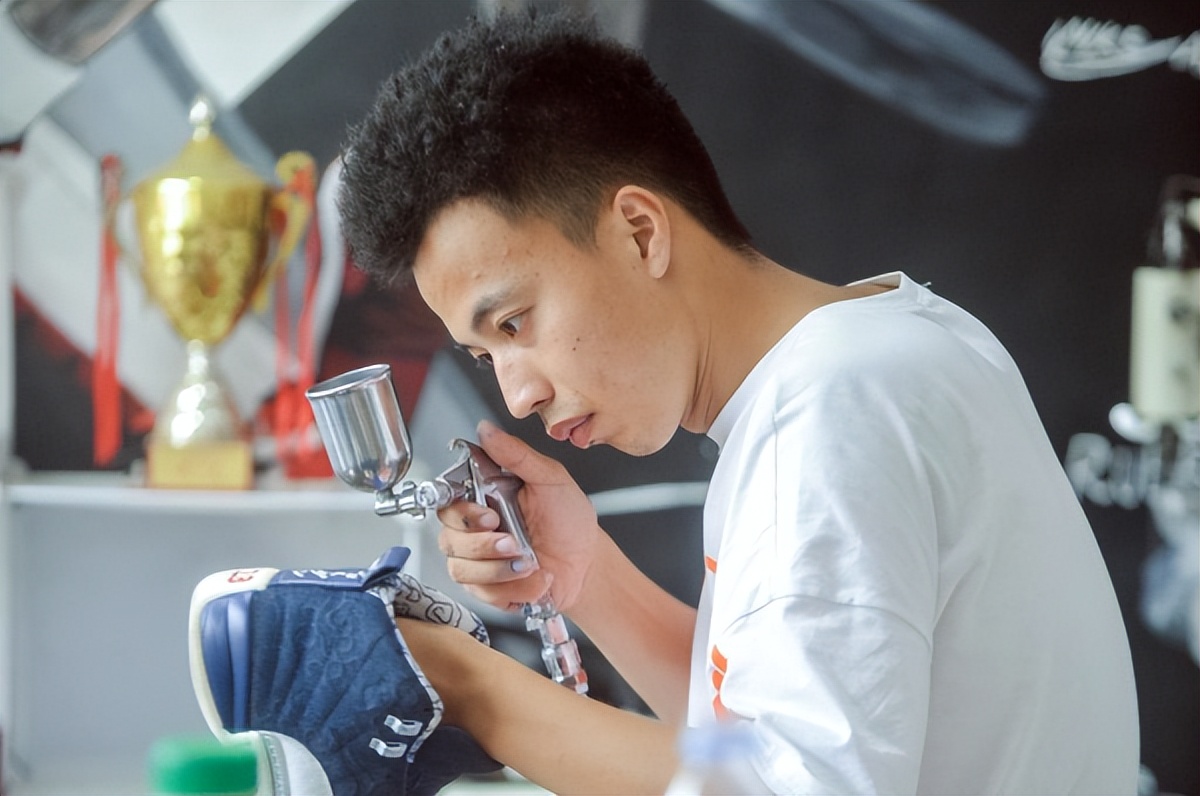 z世代创业年轻人,z世代成长中的新一代青年