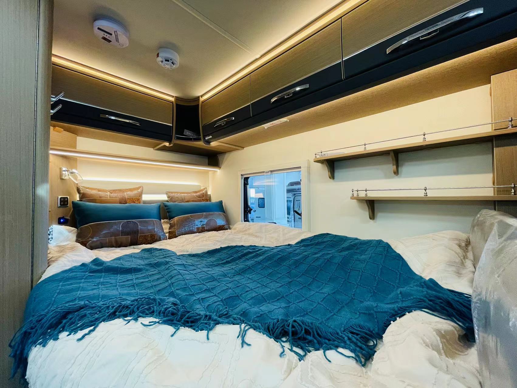 奇瑞瑞弗t800房车价格,出租型b型上下独立床房车