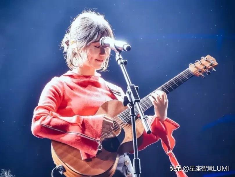 巨蟹座听什么歌才会开心,巨蟹座是怎样唱歌的