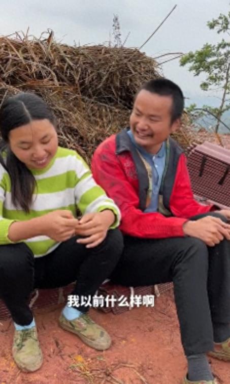 想不到吧!这就是大凉山网红主播下山背着的木头,居然是空心的