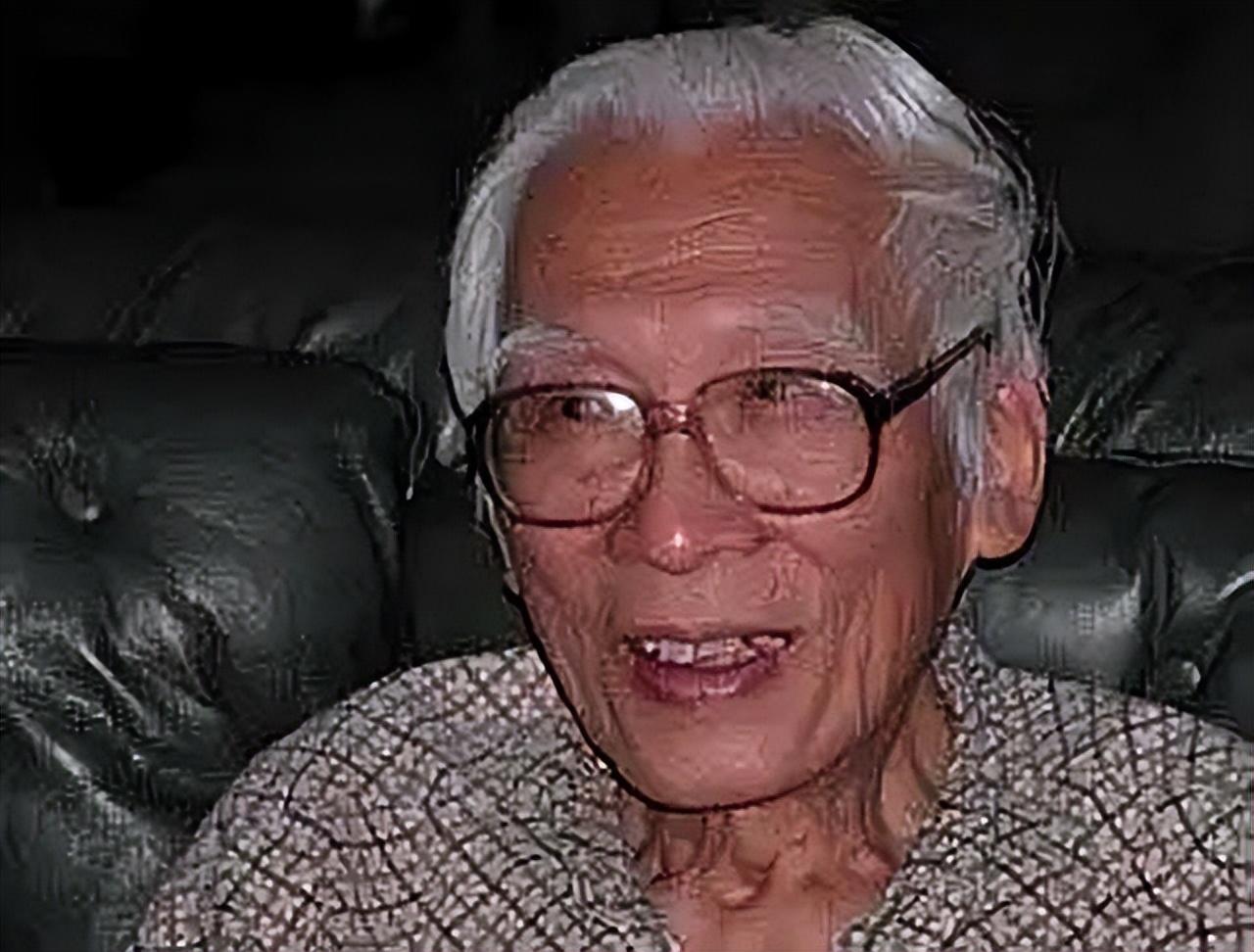 汪精卫炸开坟墓时的样子,汪精卫被炸掉的坟墓图片