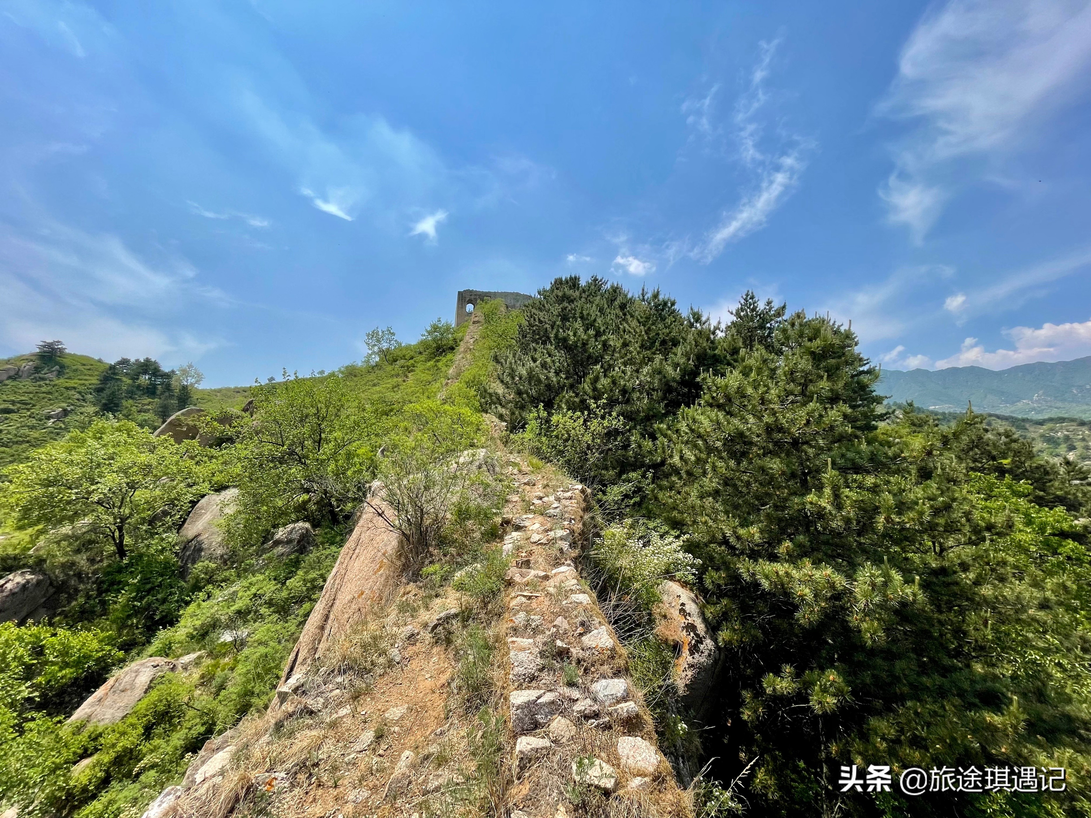 在保定也能感受边塞风情，十几个长城敌楼连成一片，让人大饱眼福