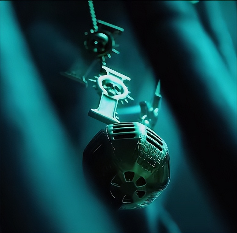 穿越者三*禁大**区你了解吗？牧师挥舞着动力锤，装饰着人类颅骨