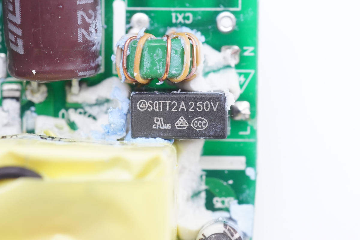 aohi奥海30w氮化镓充电器拆解,倍思氮化镓三代65w充电器拆解视频