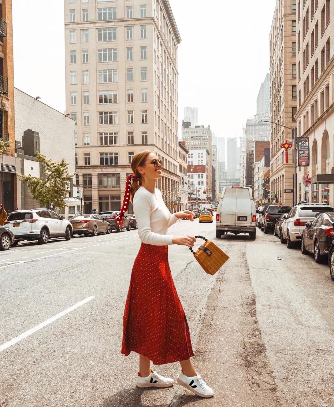 女人再懒别穿牛仔裤就出门,女人再懒也别穿连衣裙