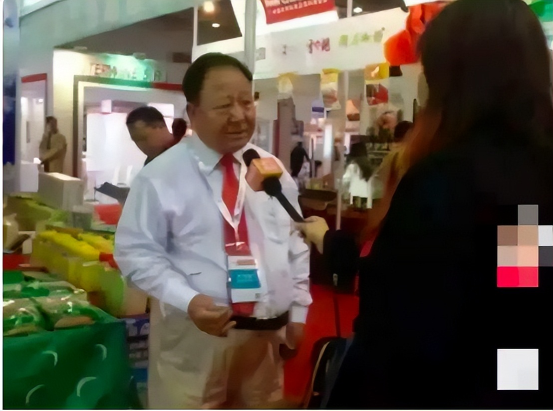 大爷钱被偷了视频,大爷被偷钱国外电影