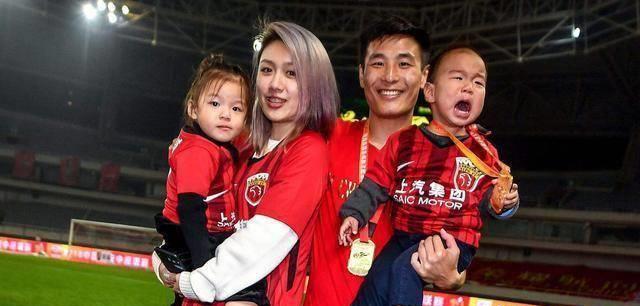 国足的妻子,国足的老婆都是谁