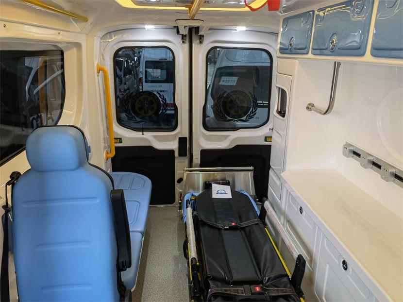 救护车长途转运病人服务公司,江铃救护车厂家直供