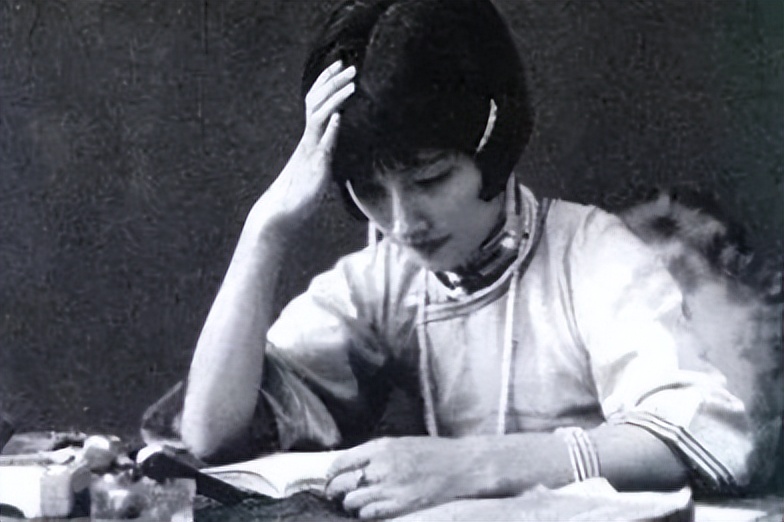 1948年,上校太太在病房内惨遭6人轮奸,勤务兵招供后4军官被枪毙