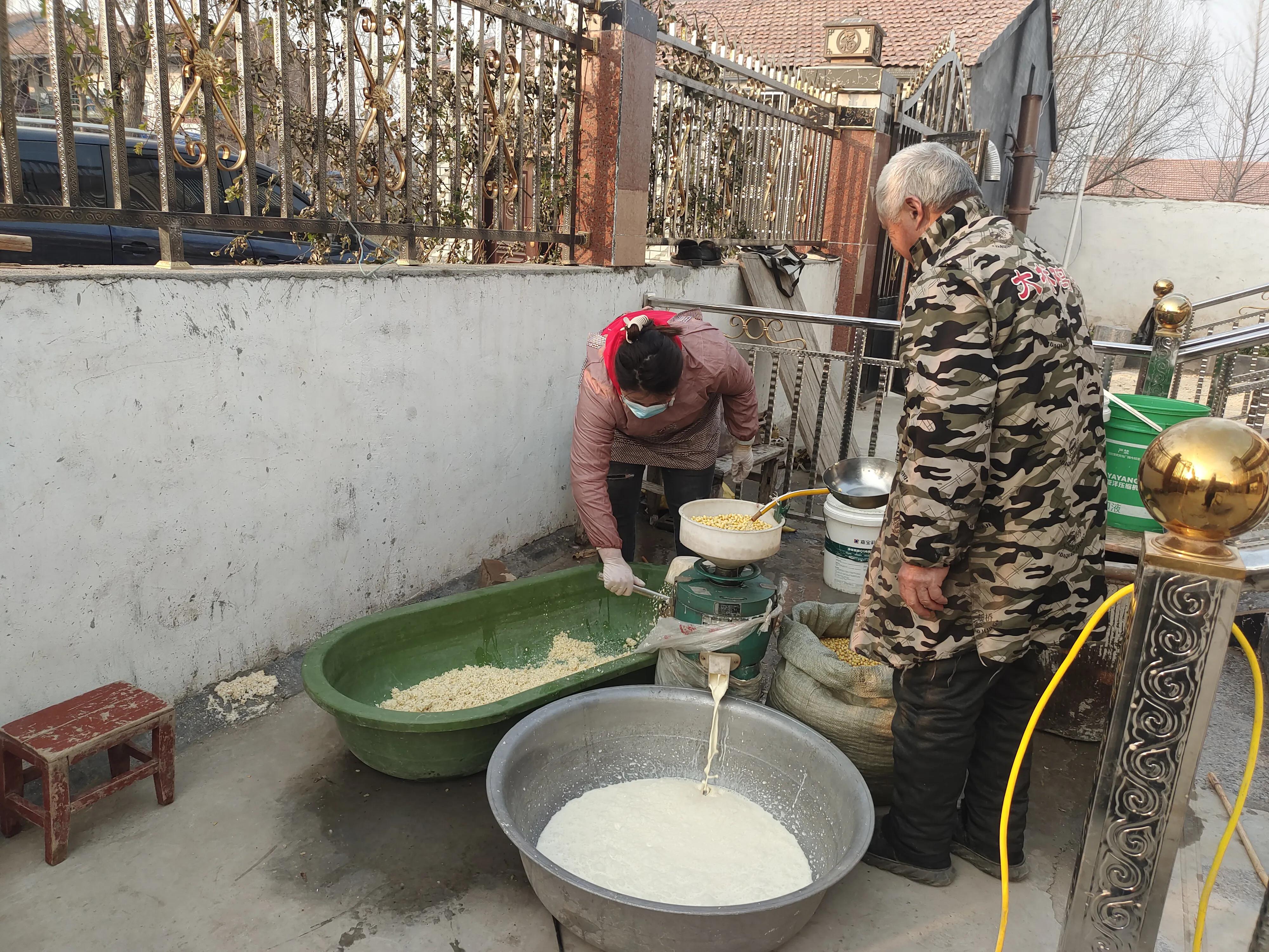 农村新春走基层,新春走基层手工挂面