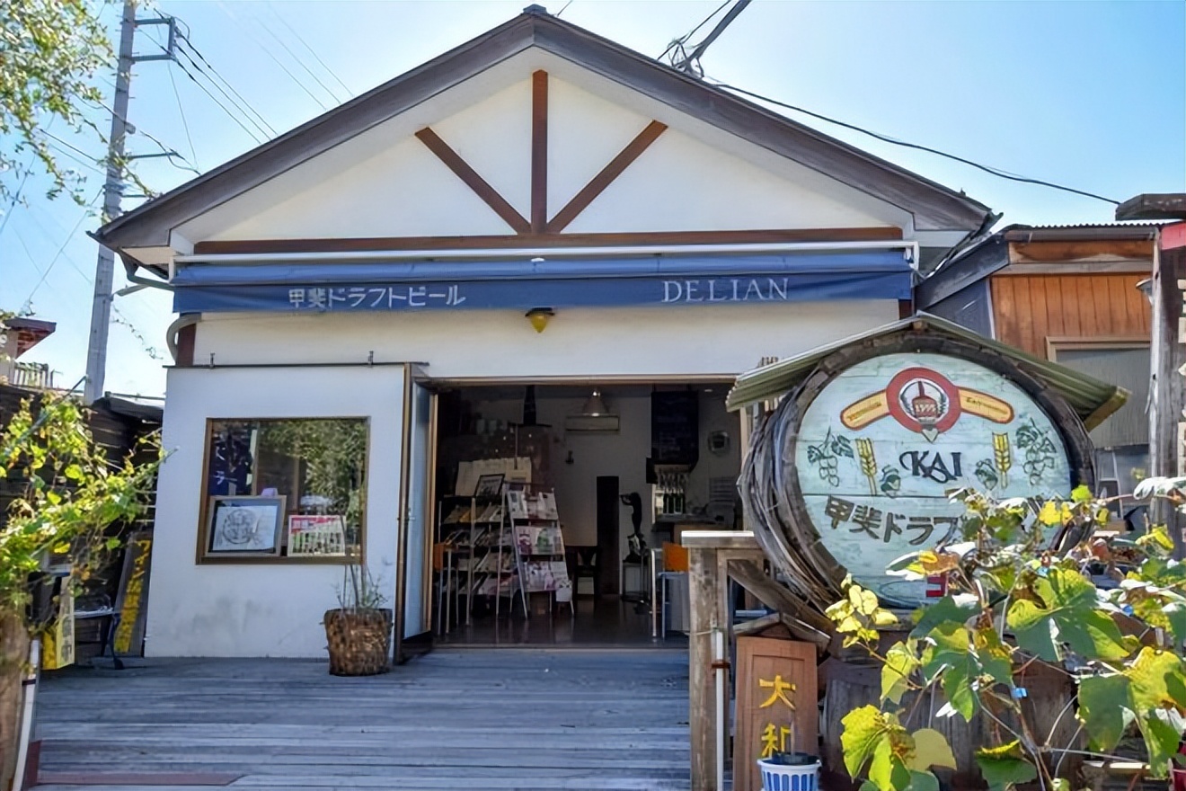 这款充满柑橘香的日本白葡萄酒，是女性葡萄酒大赛的金奖