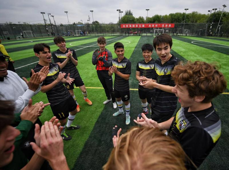 一个高中生办了7年足球赛：为同龄人搭舞台