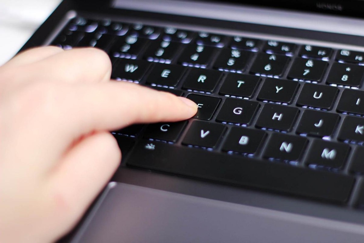 荣耀magicbook14独显版2022,荣耀magicbookv14和matebook14s