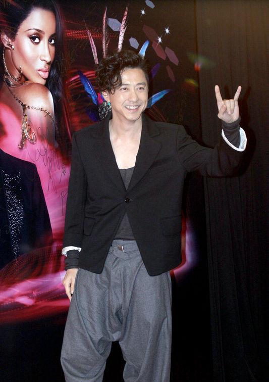 庾澄庆儿子与奶奶关系,庾澄庆儿子小时候