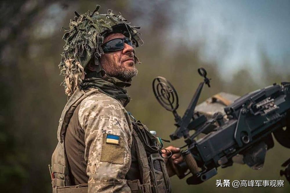 俄军坚守一夜撤退，“*博兰**”军团攻入阵地，落脚那一秒他们才清醒