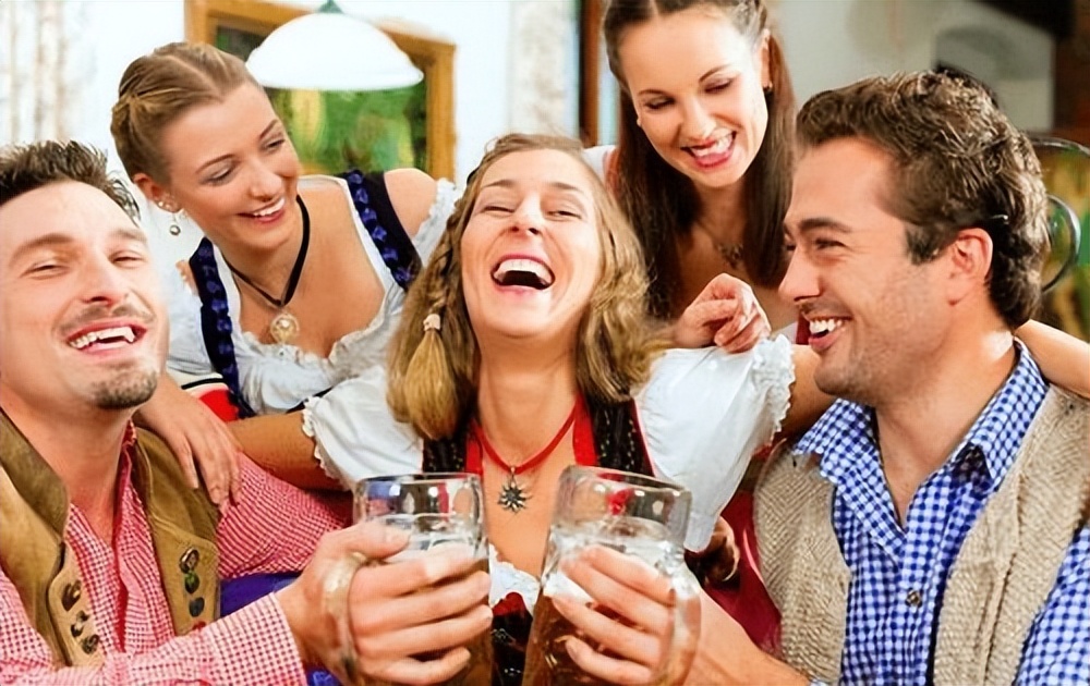 心理学家：我们要恭喜那些从来不参加同学聚会的人