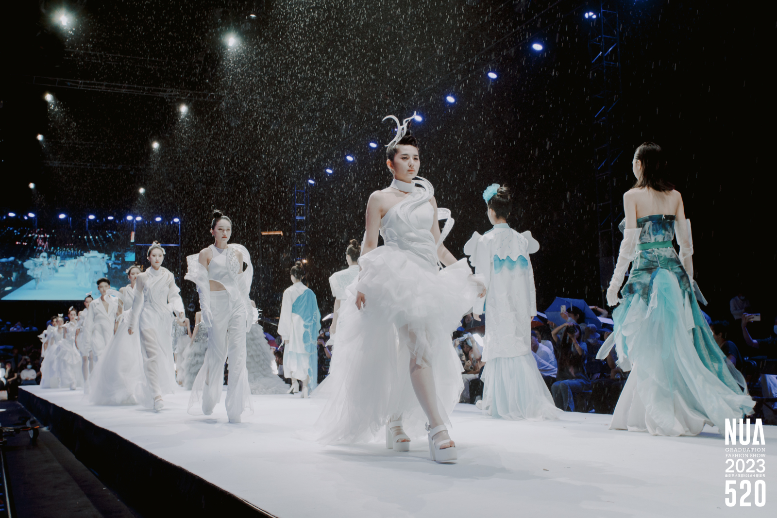 服装设计师马可设计作品,顶尖的服装设计师的设计稿