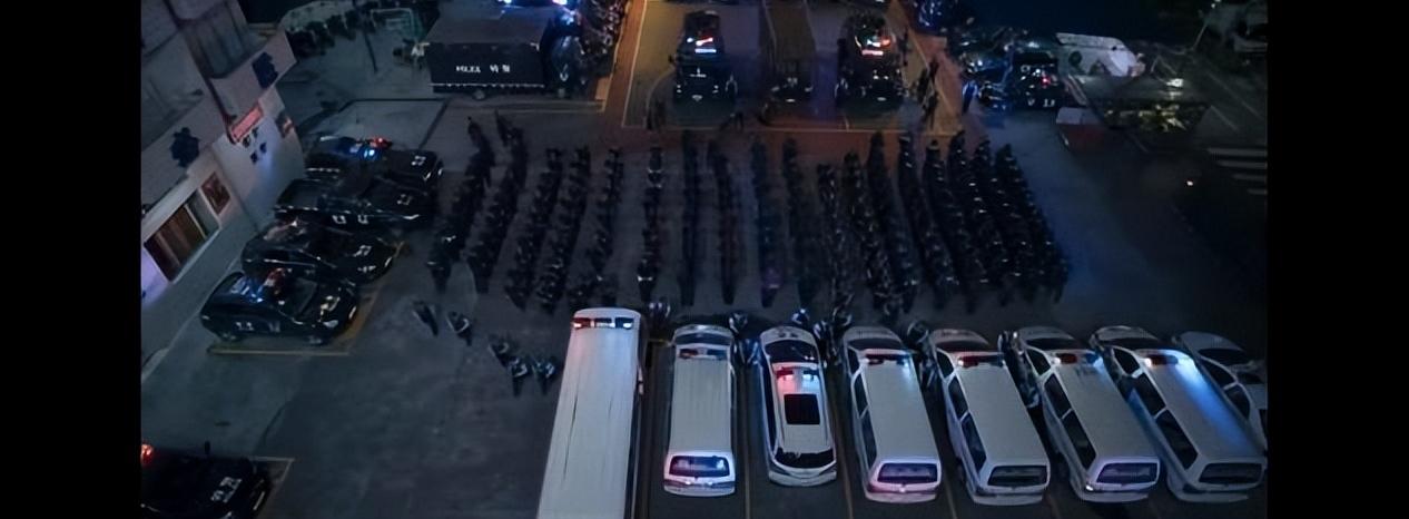 破冰行动李飞为什么开豪车,破冰行动李飞打电话给蔡永强解析