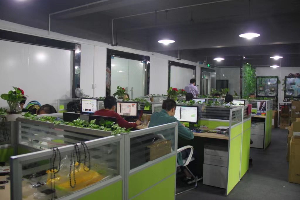 工厂上班月薪3500加班多你会去吗,深圳工厂上班工资真实情况