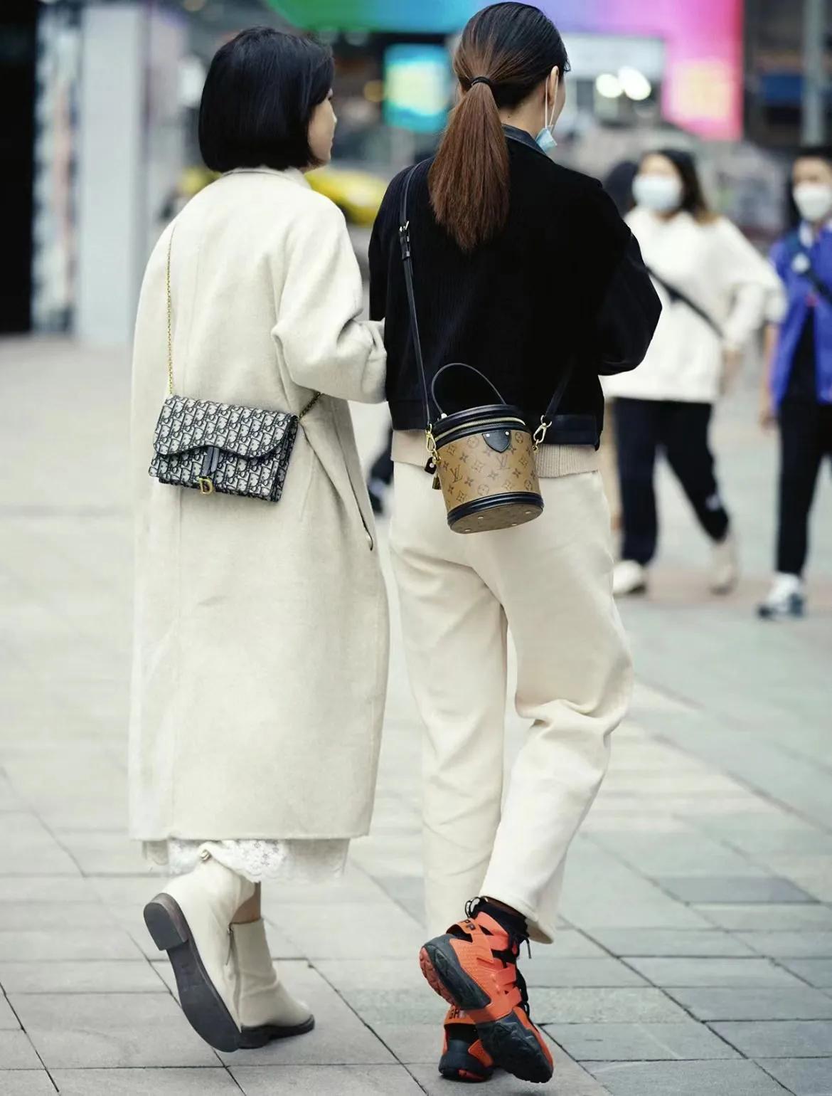 买包包lv和dior哪个好看 (买包包lv和dior哪个好)