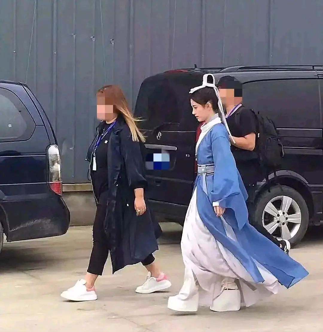 空气骑马、劈叉抱、鸟替，电视剧不敢拍的全景，真的不会笑场吗？